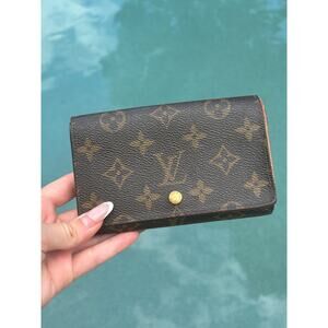 LOUIS VUITTON Monogram Porte Monnaie Billets Tresor Wallet